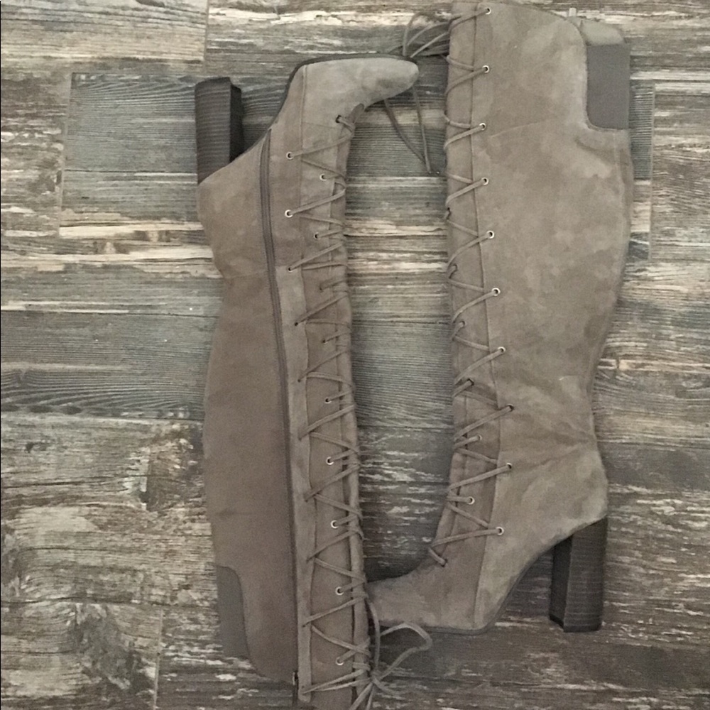 VINCE CAMUTO OVER KNEE BOOT